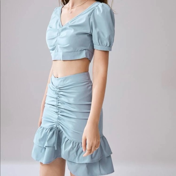 Cropped puff sleeve top & Drawstring ruffle skirt - Picture 3 of 7